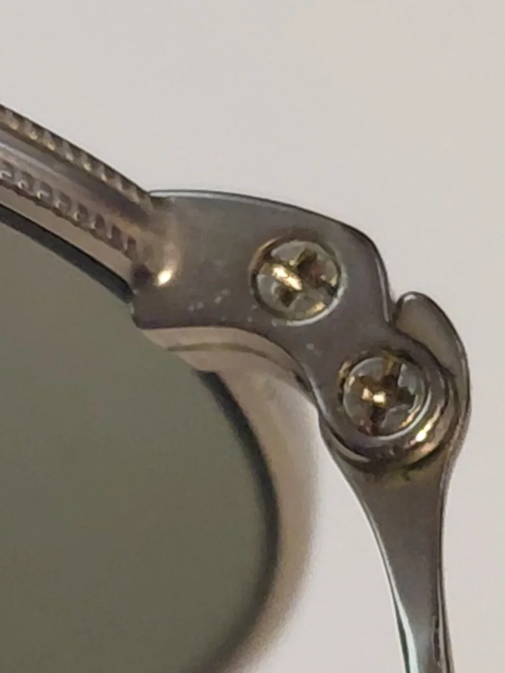 Ray-Ban Round Metal Sunglasses - Silver Frame & Case